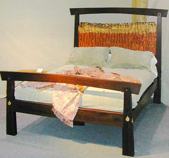 6pvn9RAXRieSESo8XsXG_Curly-Bubinga-and-Wenge-Double-Bed-by-Morgan-Woodworls-Ltd.-at-CustomMade.com_.jpg
