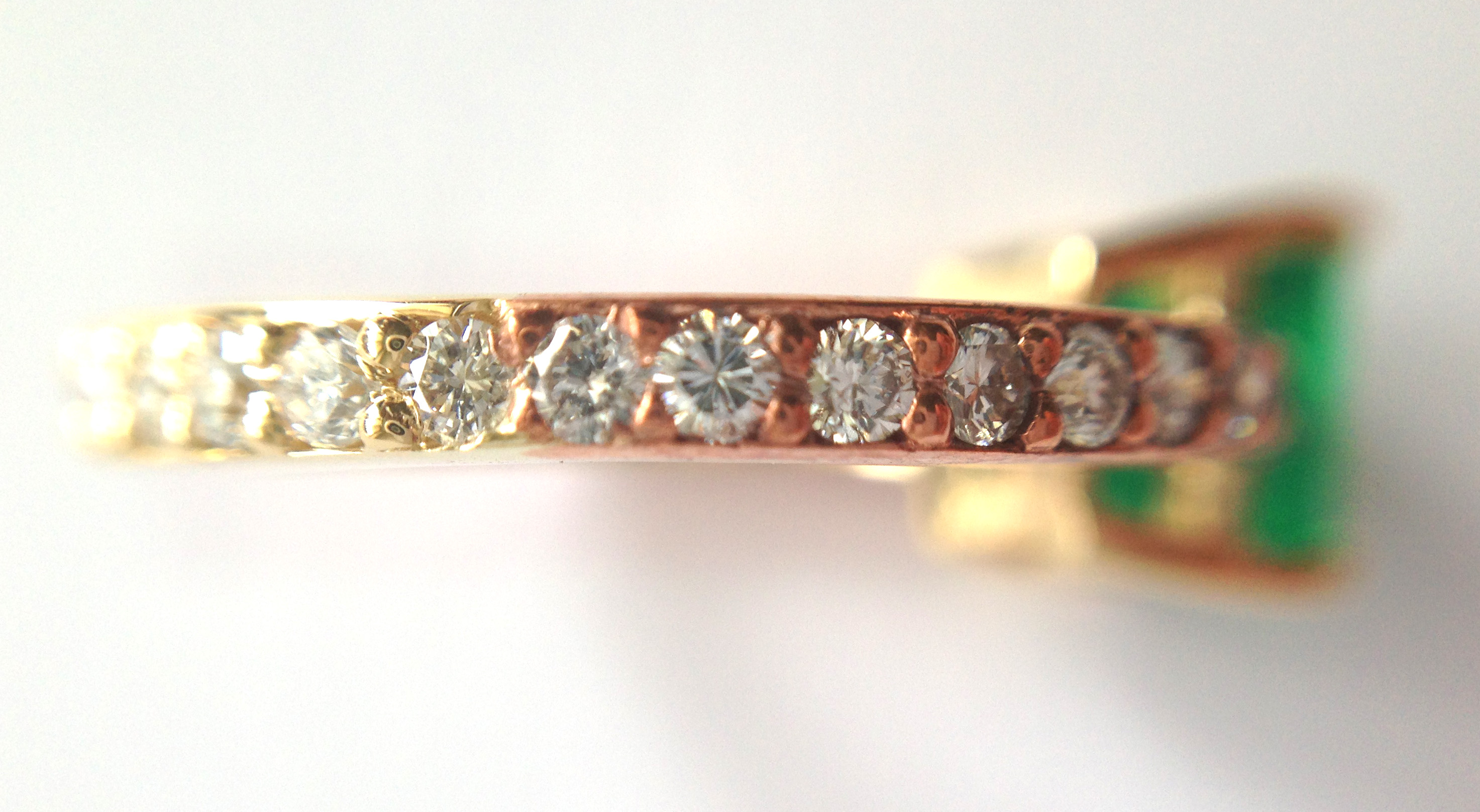f18JL06uSPSbmC2077O6_Emerald-and-copper-engagement-ring-via-CustomMade-9.jpg